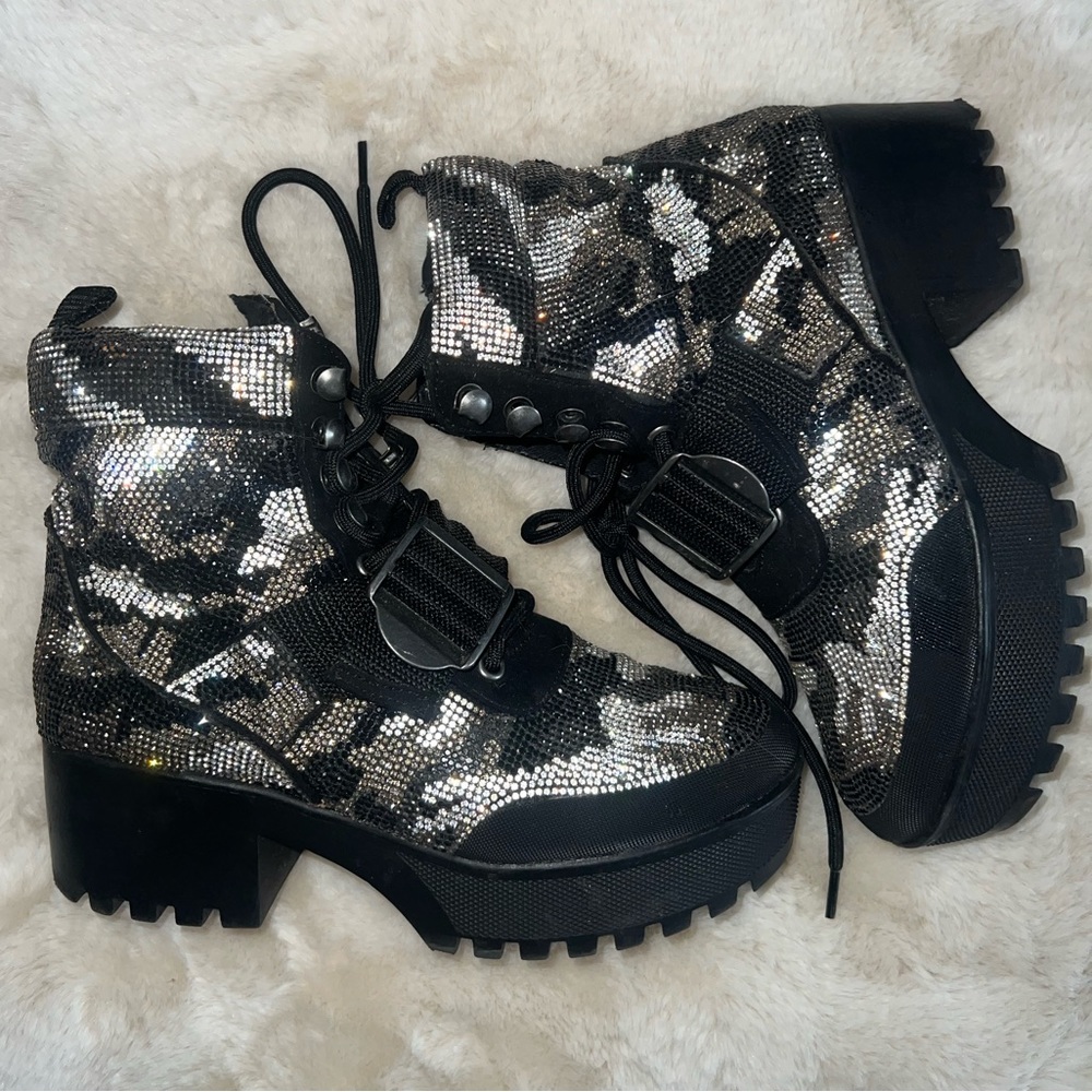 Steve Madden Grady-R Rhinestone Camo Combat Boot 6.5 sold out / rare